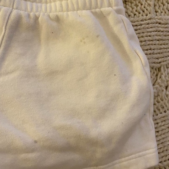 White Aritzia Shorts - Picture 3 of 4